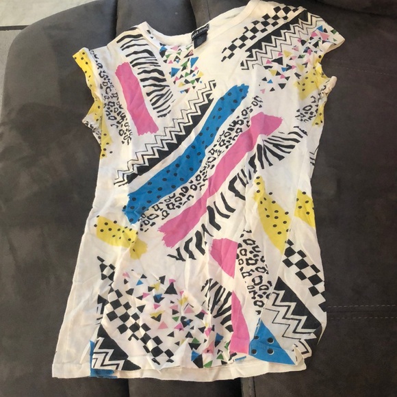 Wet seal extra large T-shirt with Sleeves white with blue yellow pink an… - Picture 1 of 4